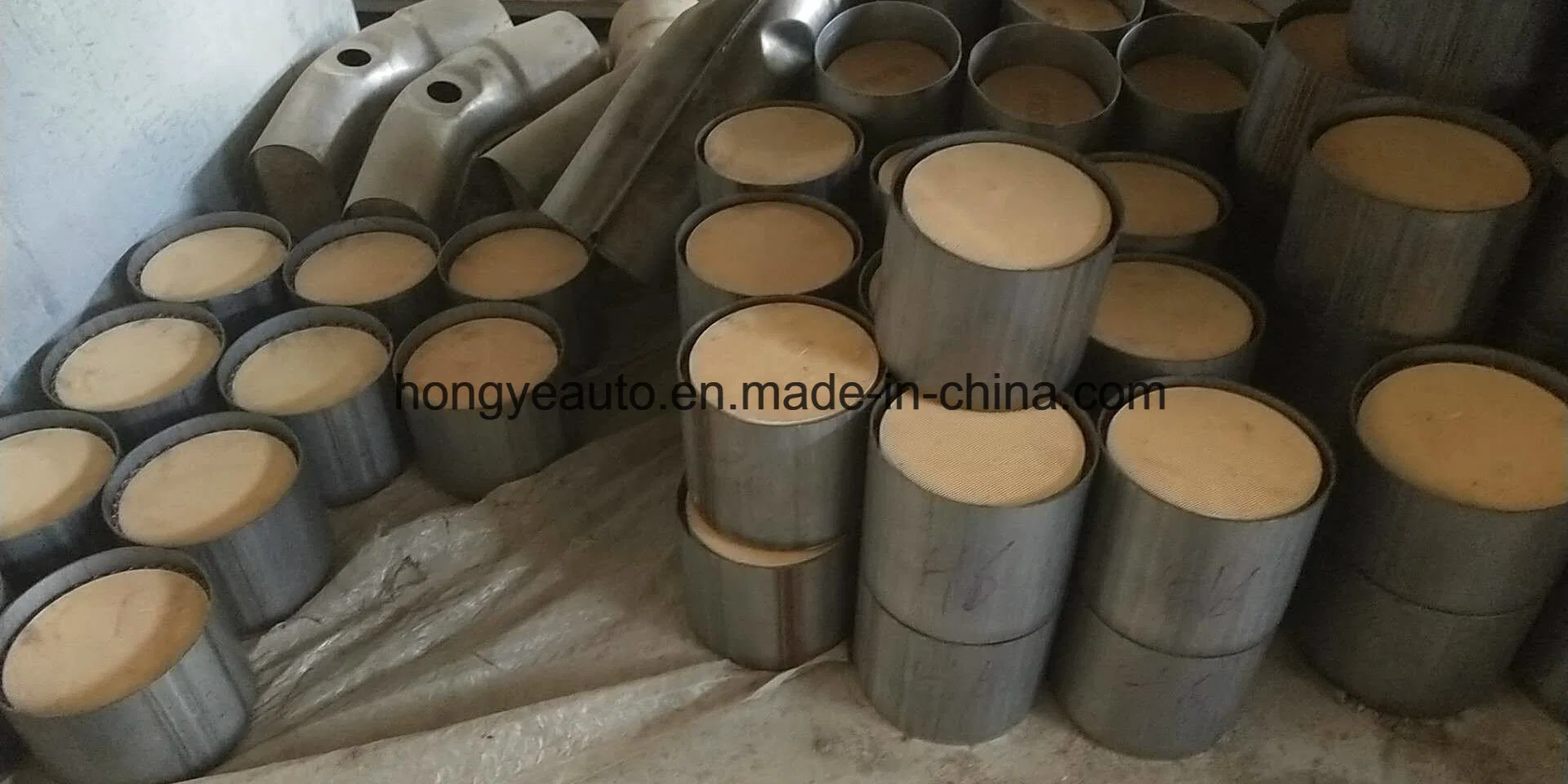 Stainless Steel Customizable Automotive Components Exhaust System Three Way Catalytic Converter Metal and Ceramic Core