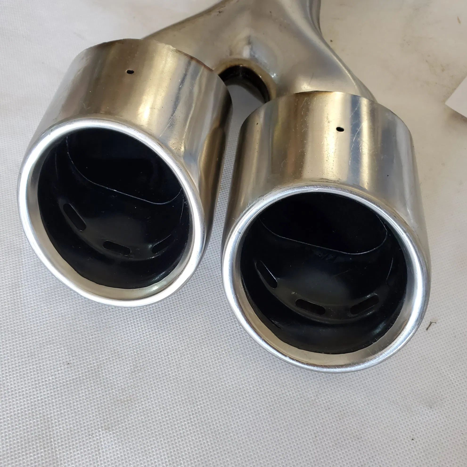 Auto Car Parts Universal Stainless Steel Dual Exhaust Pipe Muffler Quad Exhaust Tips for Hyundai Tucson 2015