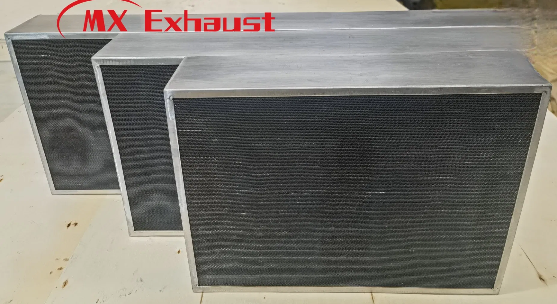 a Variety of Shapes Catalyts Mx Exhaust Euro0, Euro5, Euro4, Metallic and Ceramic Catalytic Converter, Ss441 with 1, 2, 3 Cores