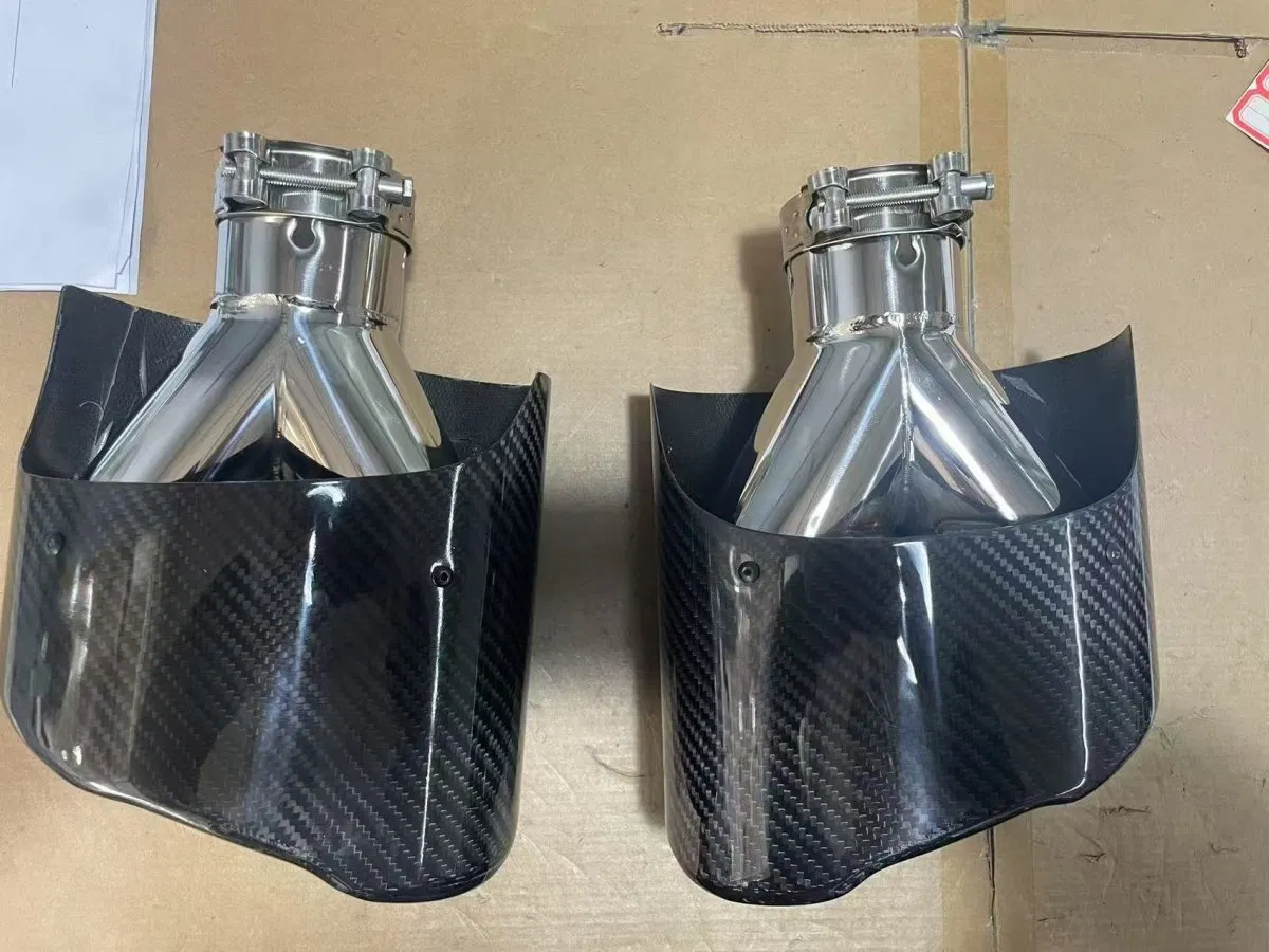 Car Exhaust Muffler Carbon Fiber Exhaust Pipe Dual Double Exhaust Tips 64mm 70mm Akrapovic