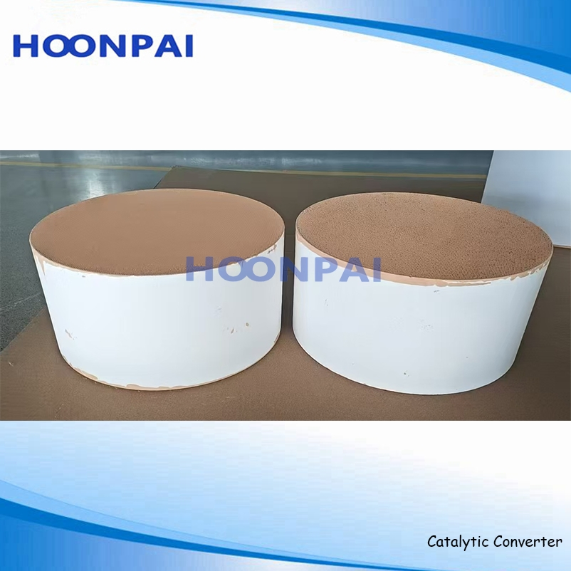 Diesel Engine Ceramic Honeycomb Filter Fe SCR Catalytic Converter for Ceramic Core 1541622, 1928893, 1921877