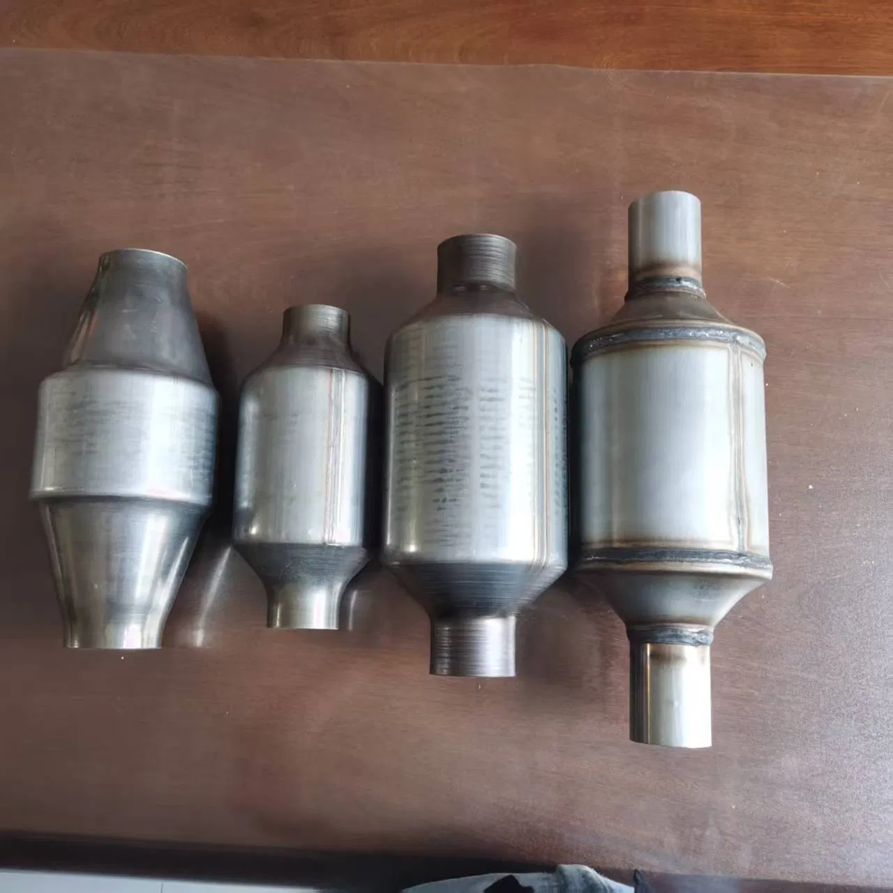 Universal 2.5"/63mm Exhaust Catalytic Converters Stainless Steel Catalytic Converter Guard Shield for Ford/Chevrolet Silverado