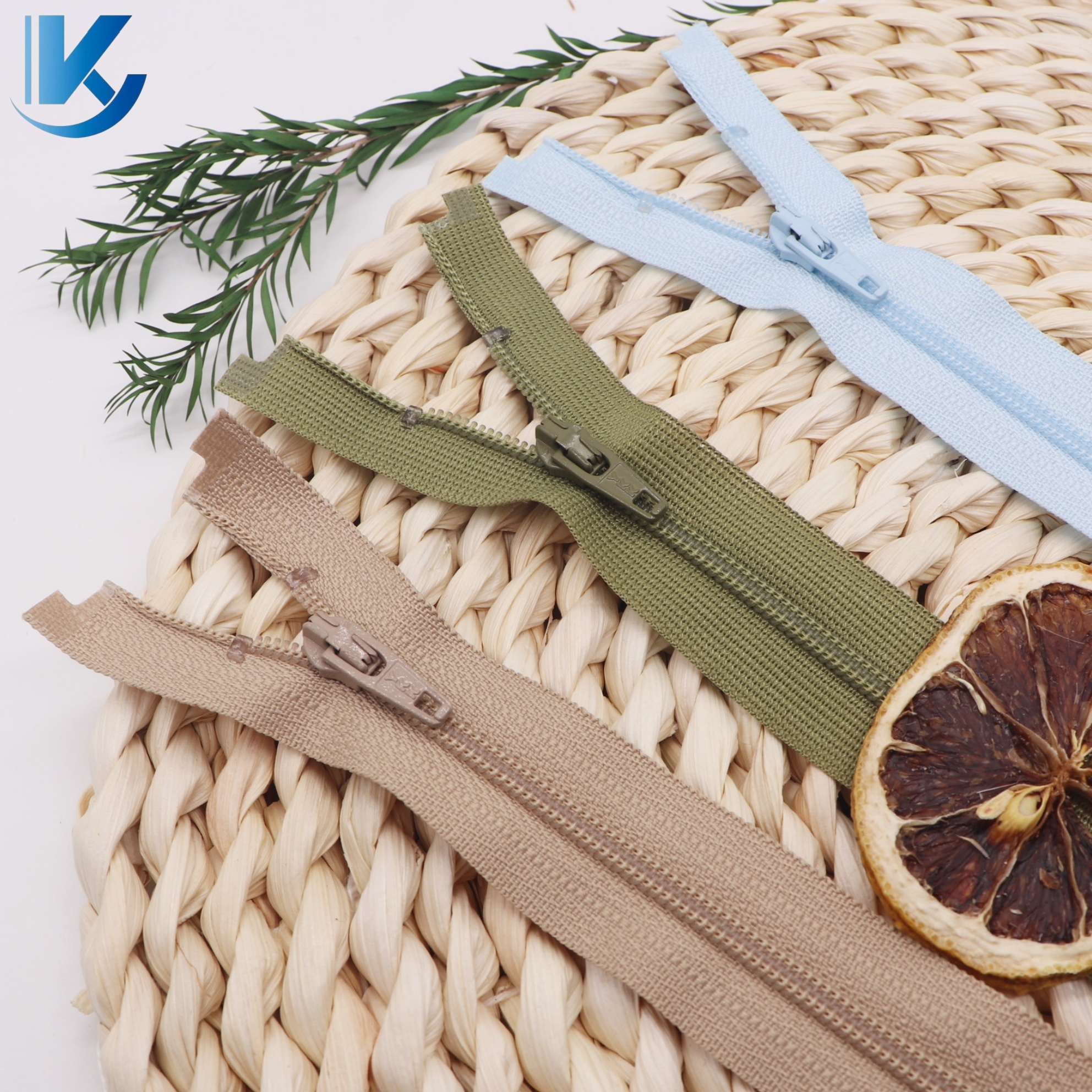 High Quality Wholesale Coil Zipper 3YKK Original Close-End Auto Lock OEKO-TEX100 Certified Customized Metal Nylon Zipper Long