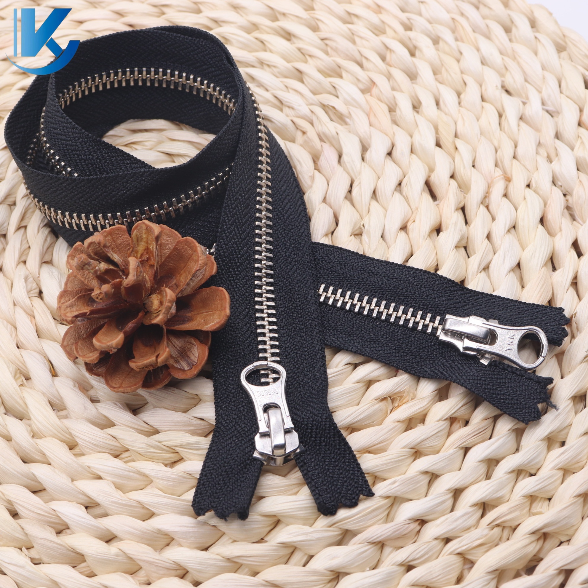 5# Copper Silver Metal Zipper Factory Wholesale High-quality Zipper Puller Can Be Customized For Jacket Jeans