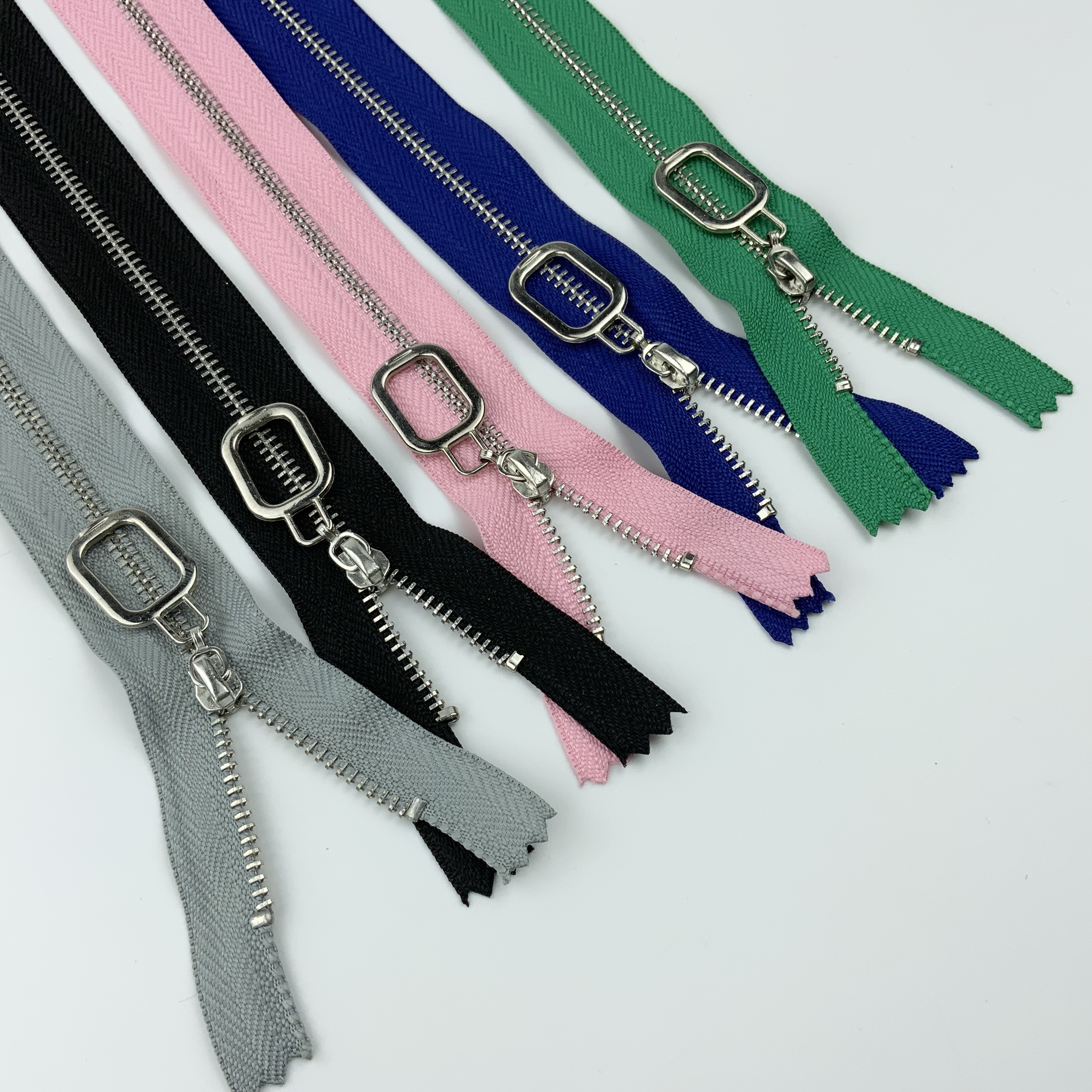 Garment Zipper Fashion Popular Multi-color High-quality Aluminum Zipper for Handbags Jacket Jeans