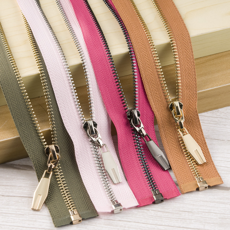 Customized Heavy Weight Brass Zipper Pants Coat Manufacture Auto Lock Open-End End Customized Brass Zippers For Garments Bags