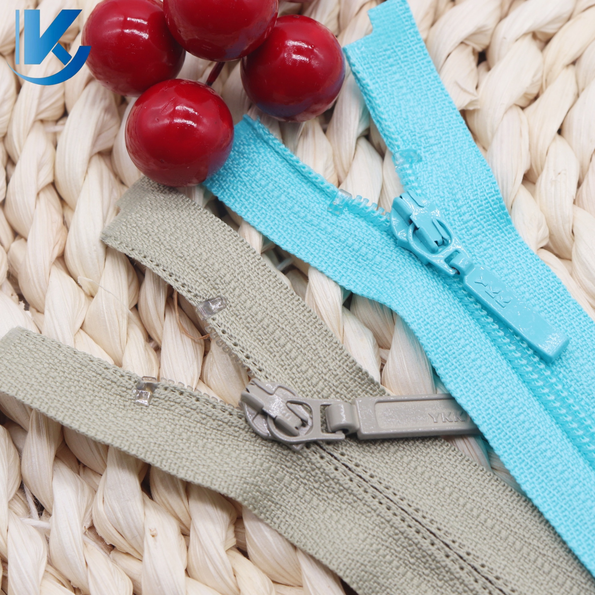 Wholesale Customization Coil High Quality Nylon Reverse Invisible Open-end Zipper 3CYKK OEKO-TEX100 Certified Auto Lock For
