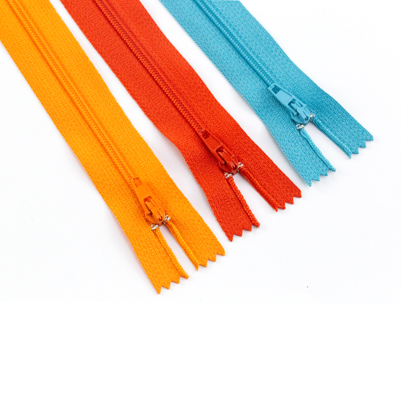 Wholesale No.3 Nylon Zipper Auto Lock Close End Coil 3 Zipper Custom Colorful Zipper Nylon 3