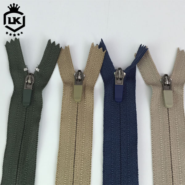 Lanke Factory Price Size #3 Custom Color Close End Rubber Hidden Teeth Reverse Nylon Zip Zipper 3# Reverse Zip
