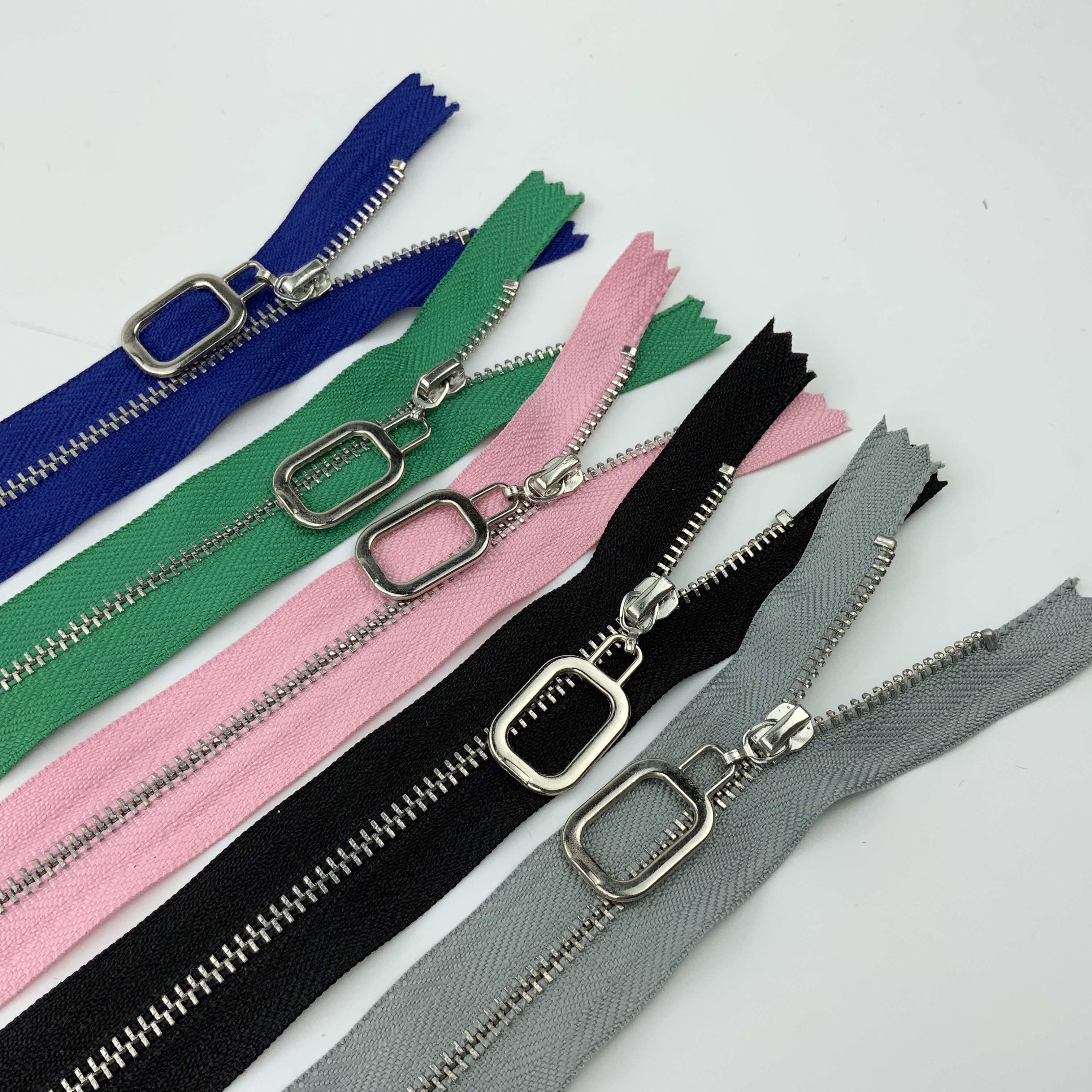 Garment Zipper Fashion Popular Multi-color High-quality Aluminum Zipper for Handbags Jacket Jeans