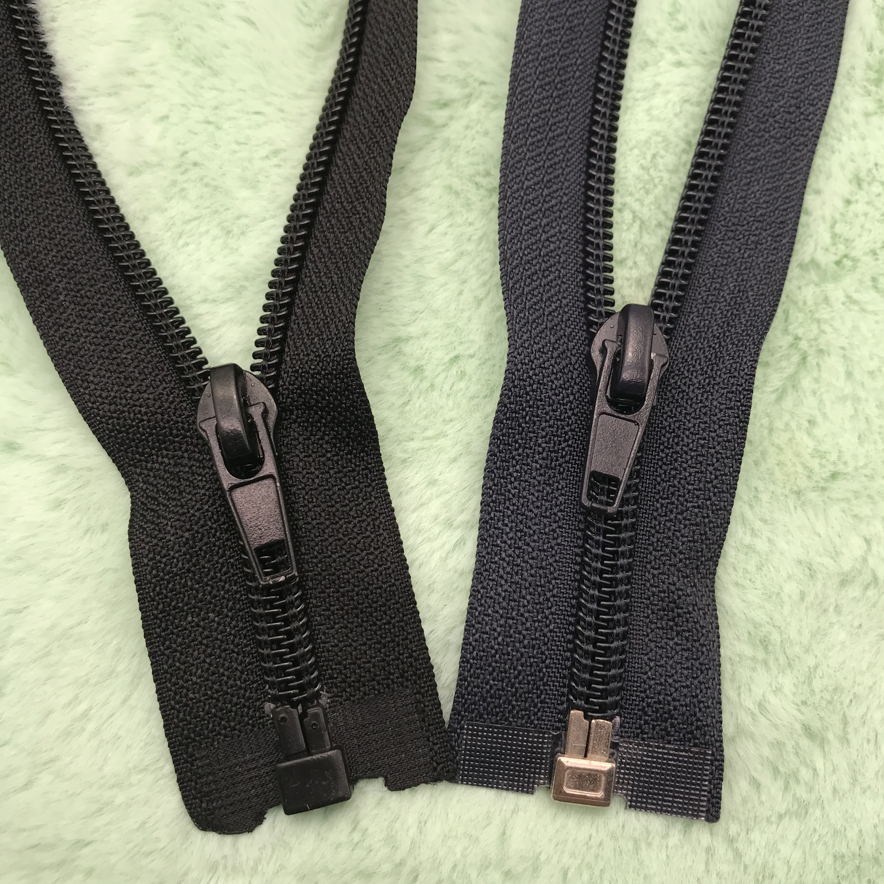 High Quality 5# Nylon OPEN-END ZIPPER Factory Direct Sales Smooth Seamless Zippers With No Sticking Or Jamming