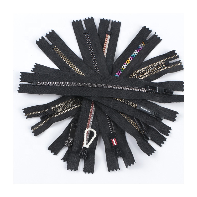 New Fashion Factory OEM Zipper 5# Plastic Zips Color Teeth Zipper English Letter Injection Resin Plastic Vislon Zipper