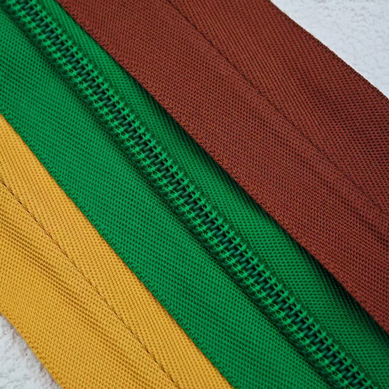 Wholesale Custom for Selvage 5# Nylon Invisible Auto Lock Slider Close-End Zipper for Bags Garments Shoes Home