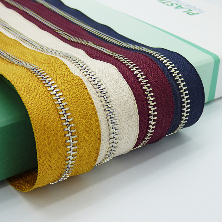 Metal Zipper Application