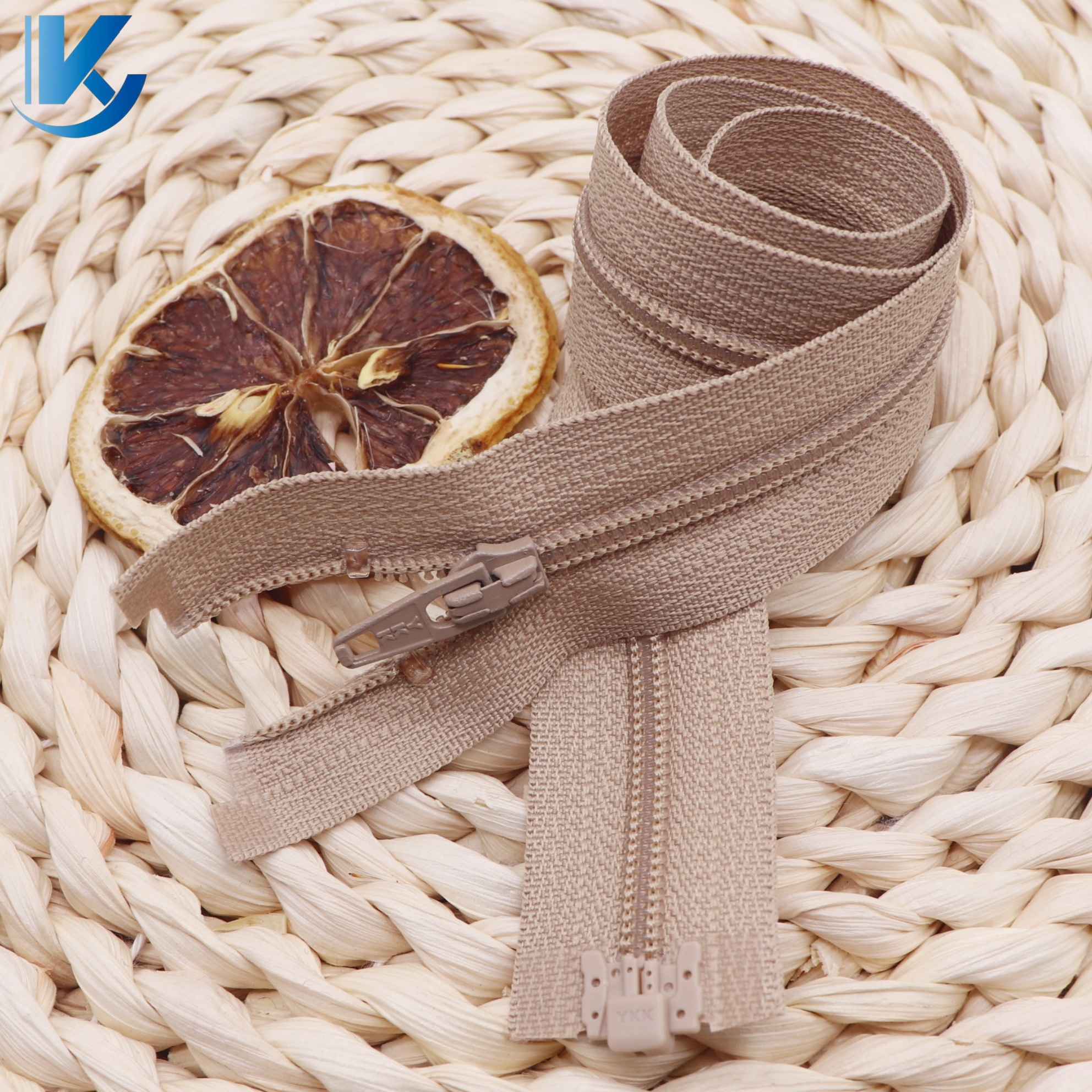 High Quality Wholesale Coil Zipper 3YKK Original Close-End Auto Lock OEKO-TEX100 Certified Customized Metal Nylon Zipper Long