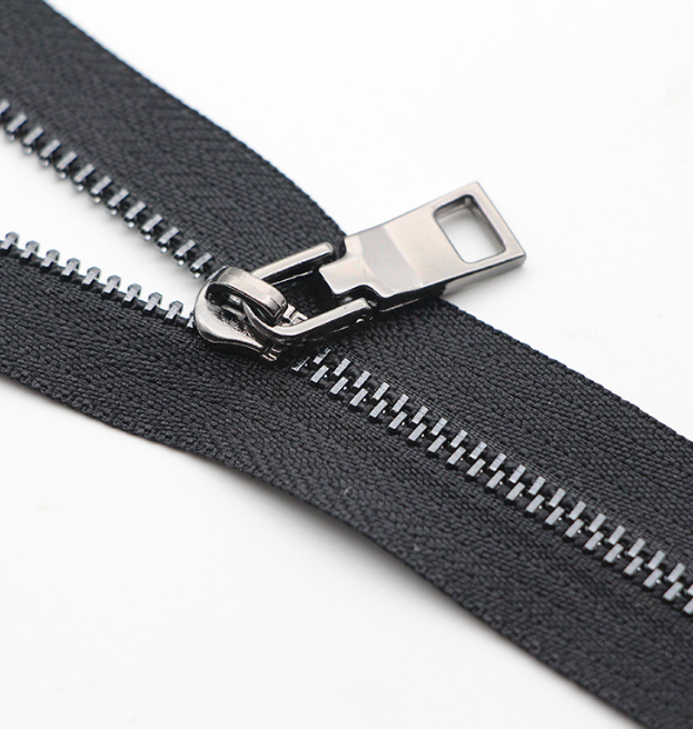 Yiwu Zipper Factory 3# 5# 8# Aluminum Auto Lock Small Metallic Zipper Custom Color for Doll Clothes Zhejiang