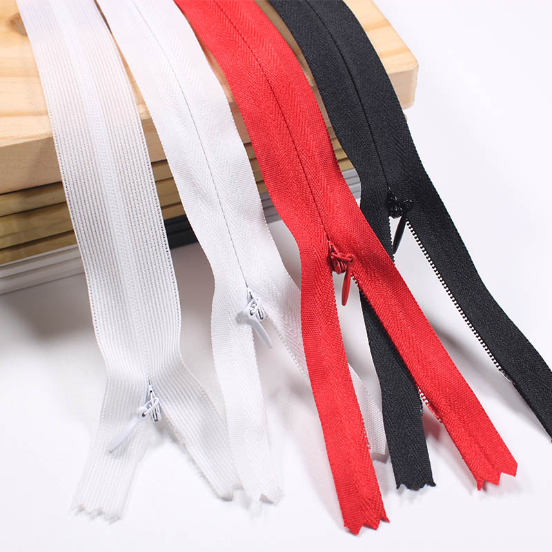 High Quality Durable Smooth Slider 3# 5# 8# Size Nylon Coil Zipper for Dresses Bags Luggages Uniforms Clothing Industry