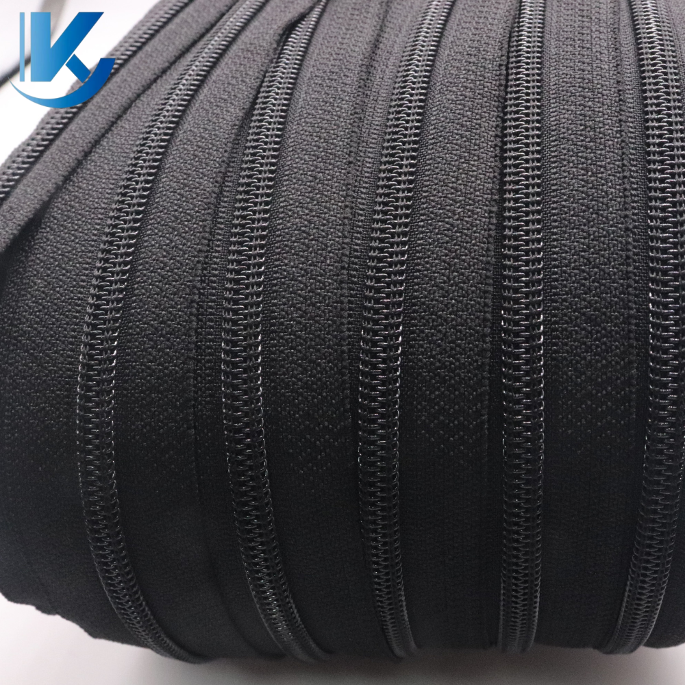 High-quality In-stock Nylon Zipper Rolls 03P12 05P16 Original YKK Long Chain Zipper Rolls For Luggage Bag