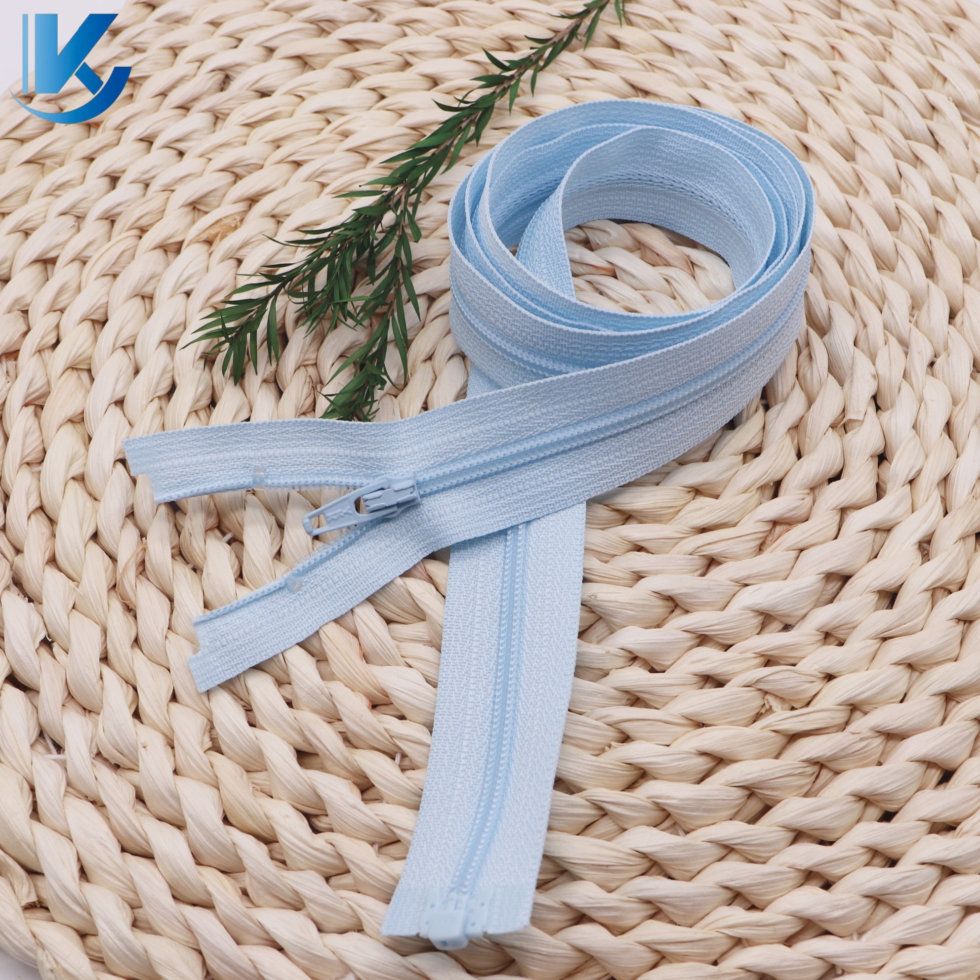 High Quality Wholesale Coil Zipper 3YKK Original Close-End Auto Lock OEKO-TEX100 Certified Customized Metal Nylon Zipper Long