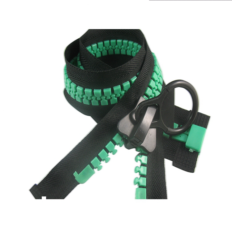 CHENGDA Hot Sale Plastic Zipper Heavy Duty Oversize Giant Vislon Zipper 5# 8# 10# 15# 20# Derlin Molded Zip Separate Open End