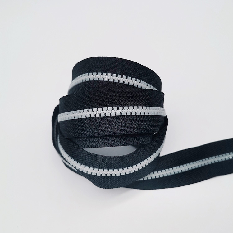 New Design Open-End Luminous Zipper Glow Plastic Resin Shine Zipper For Shirts Bags Shoes Custom Length Sustainable Feature