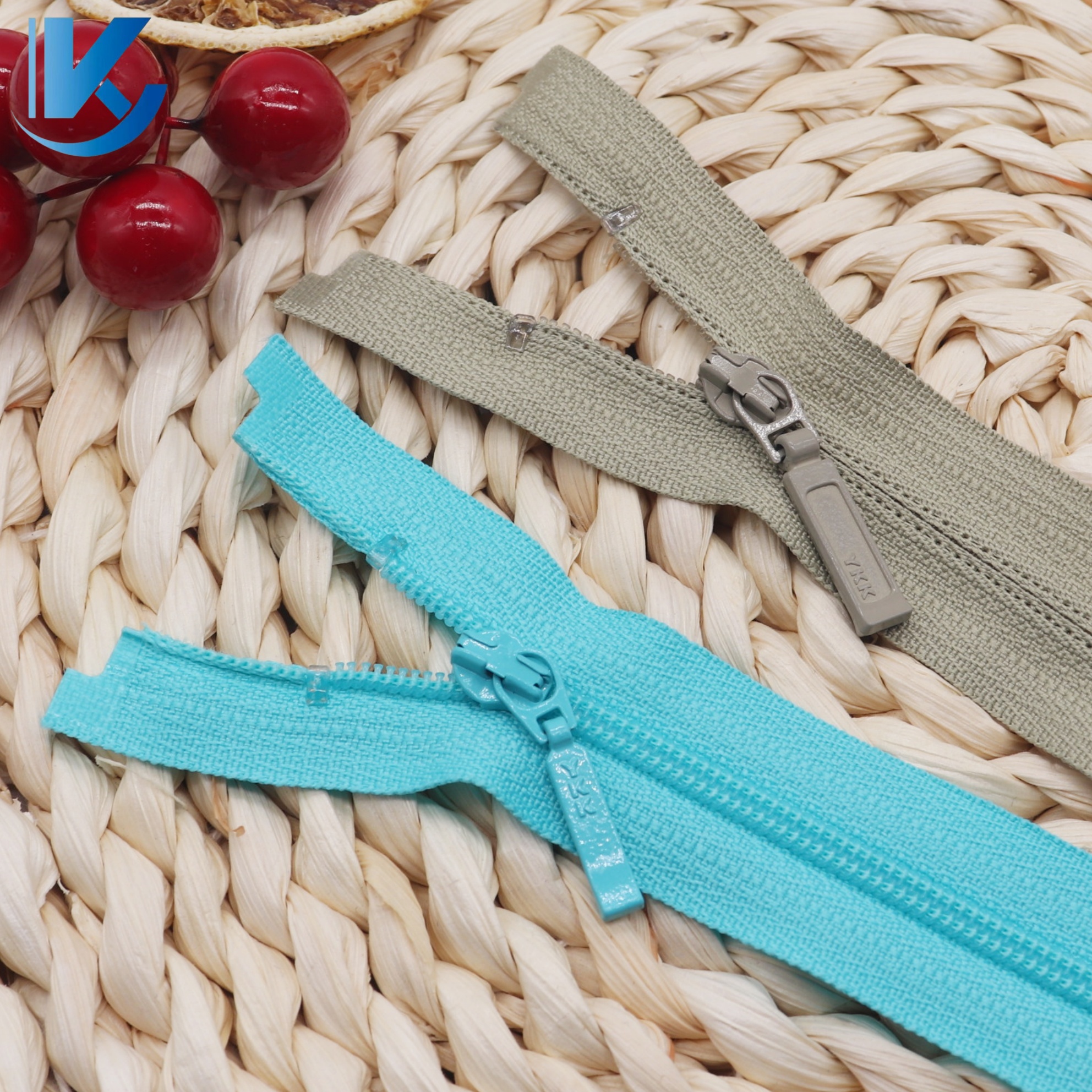 Wholesale Customization Coil High Quality Nylon Reverse Invisible Open-end Zipper 3CYKK OEKO-TEX100 Certified Auto Lock For