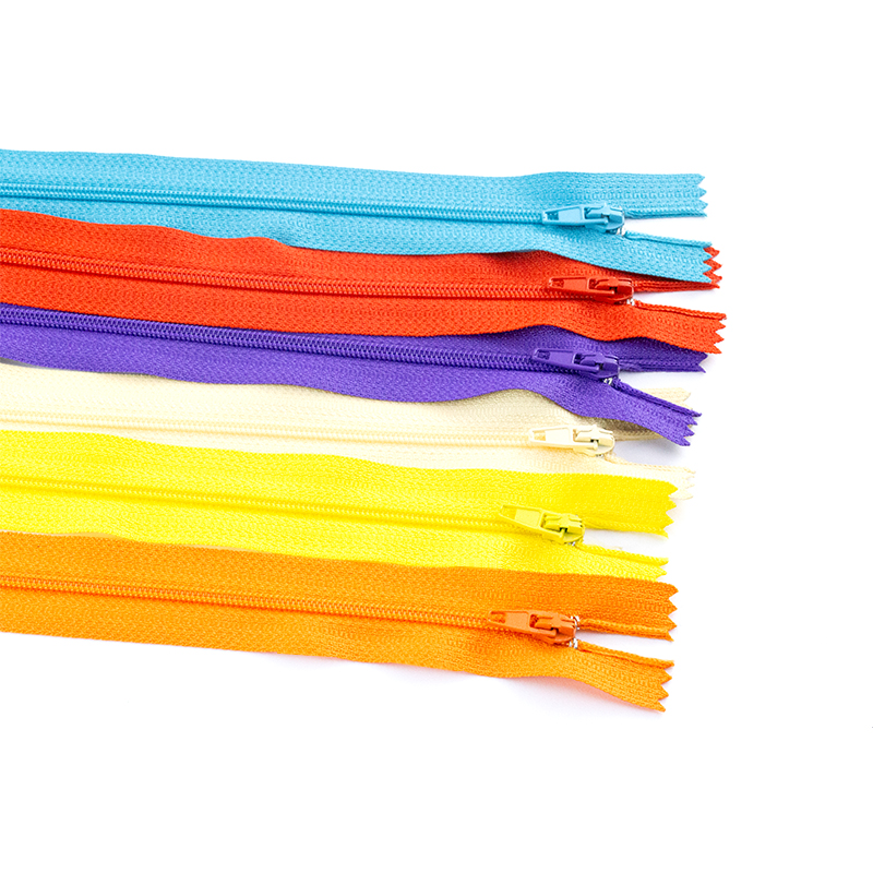 Wholesale No.3 Nylon Zipper Auto Lock Close End Coil 3 Zipper Custom Colorful Zipper Nylon 3