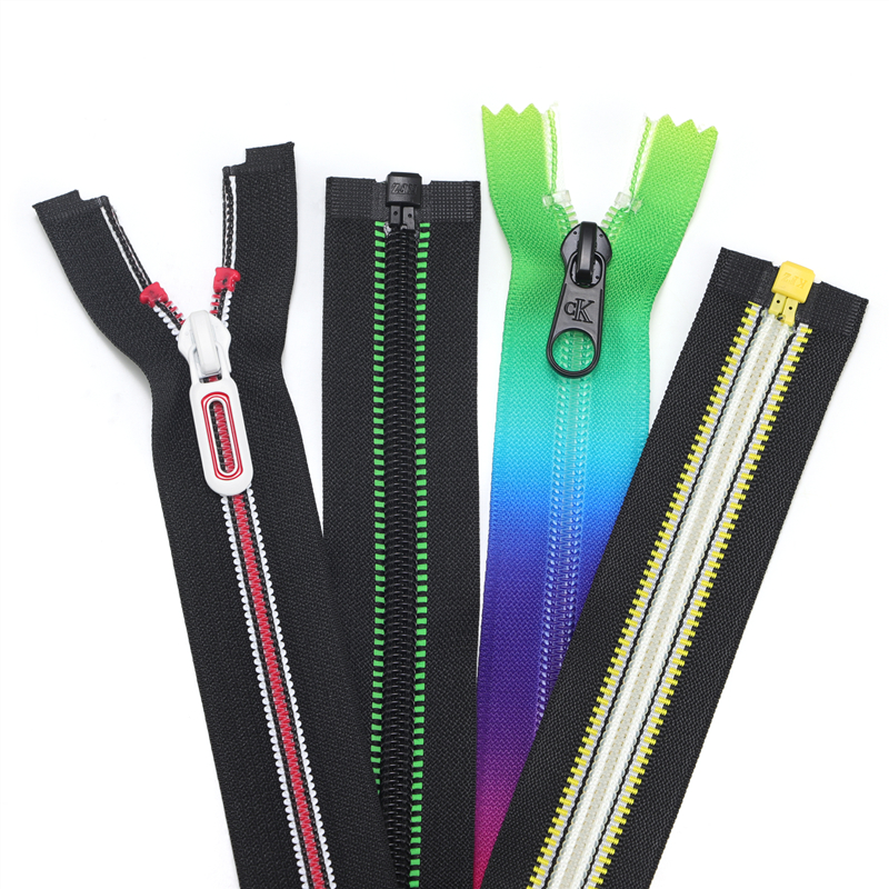Manufacturer Custom White Tape Roll 3-slider Puller #3 Yard Long Chain Head Sliders Nylon Zipper #5 Plastic Invisible Feature