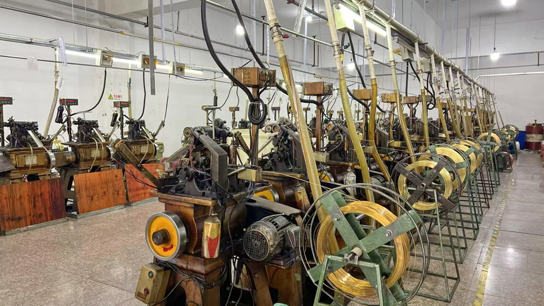 Molding machine