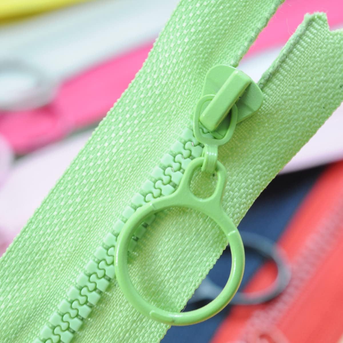 Heavy Duty Durable Nylon Molded Zipper Open End Waterproof Plastic Resin Zipper for Outdoor Sportswear Down Jacket Bags Garments