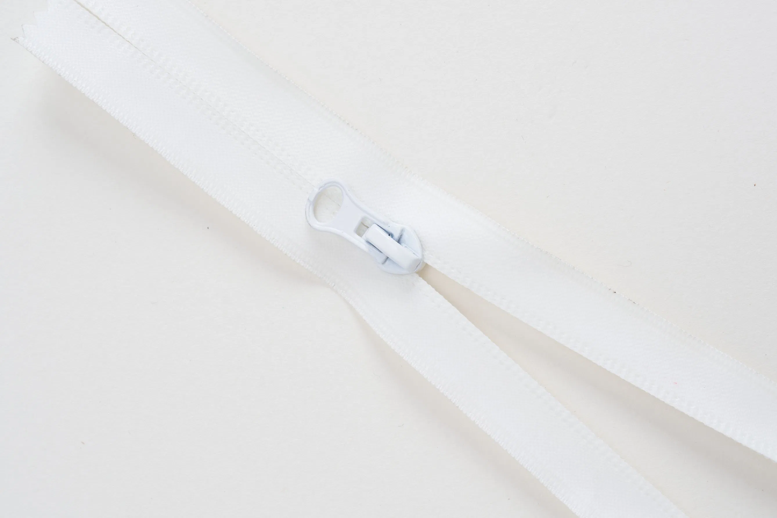 Yab Waterproof White Nylon Zipper TPU Coil Zipper Nylon Zipper for Bag