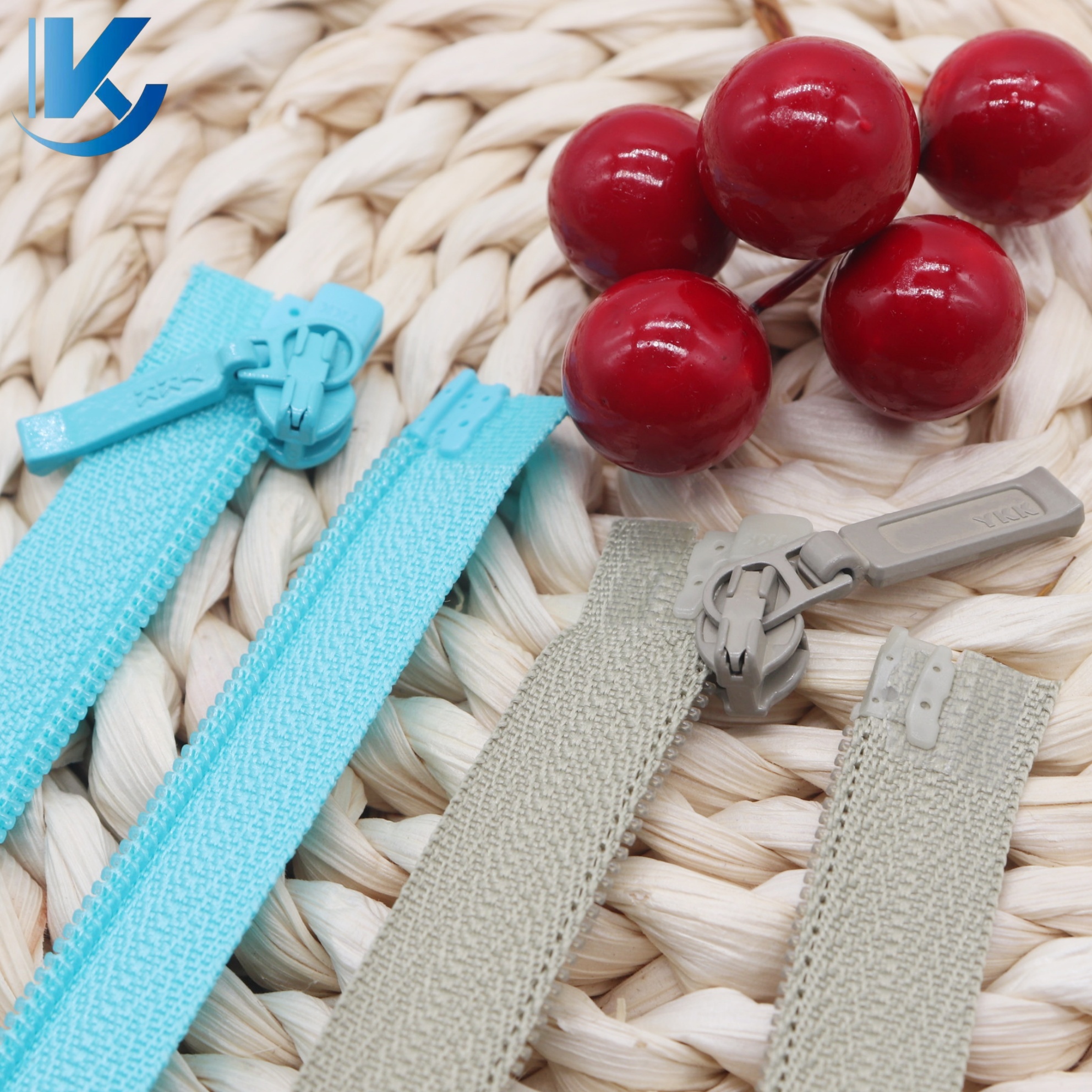 Wholesale Customization Coil High Quality Nylon Reverse Invisible Open-end Zipper 3CYKK OEKO-TEX100 Certified Auto Lock For