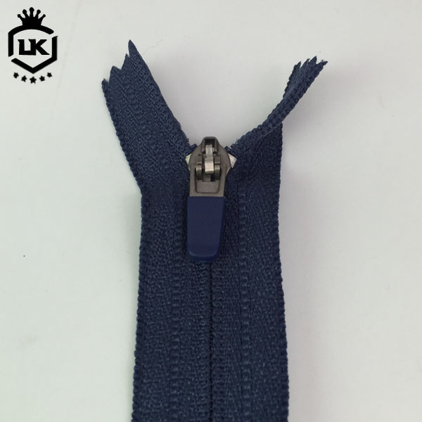 Lanke Factory Price Size #3 Custom Color Close End Rubber Hidden Teeth Reverse Nylon Zip Zipper 3# Reverse Zip