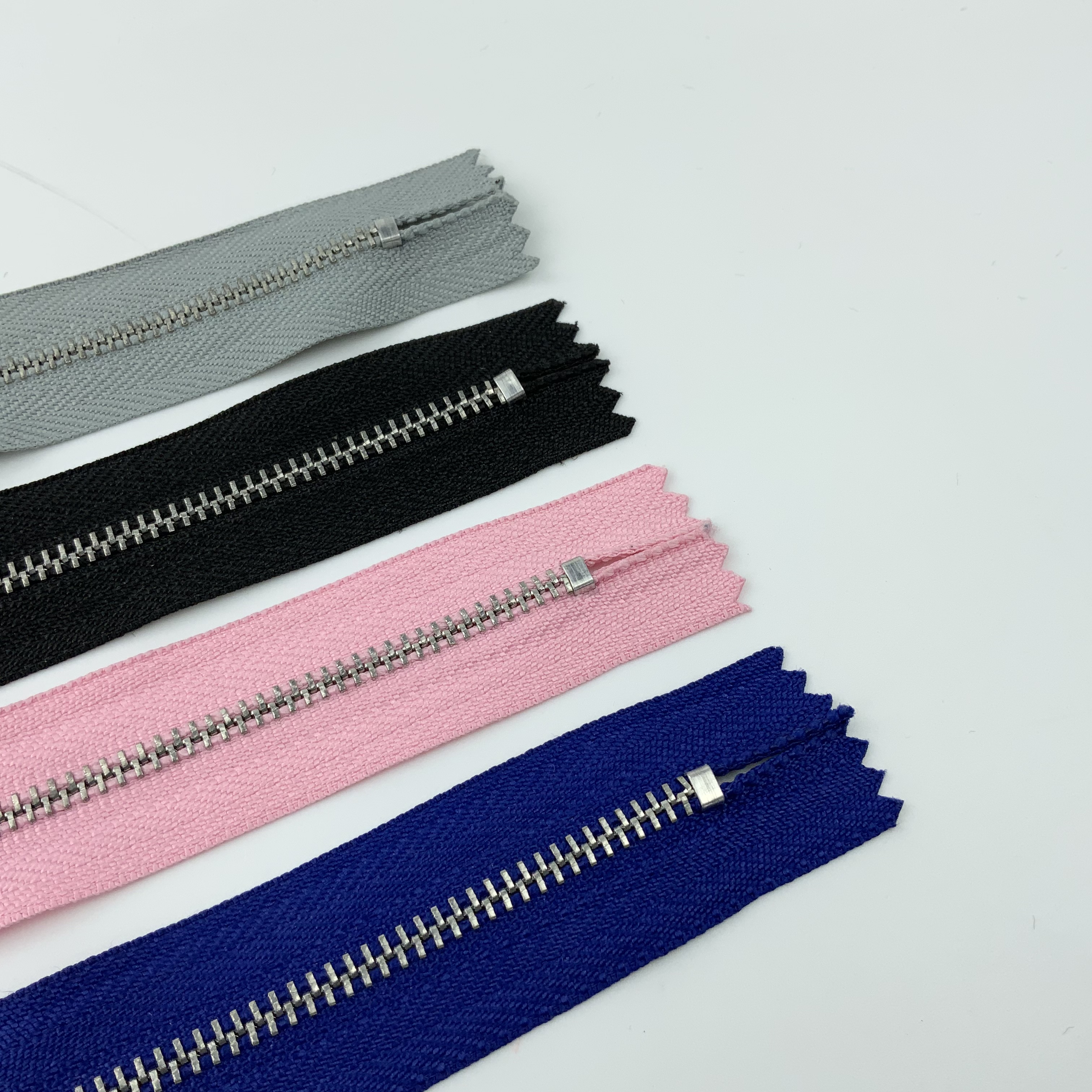 Garment Zipper Fashion Popular Multi-color High-quality Aluminum Zipper for Handbags Jacket Jeans