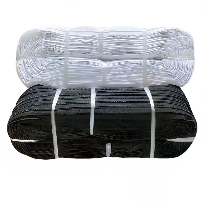 Nylon Zipper Wholesale Factory Custom 3# 5# Open End Black and White Spot Nylon Coil Zippers by the Yard