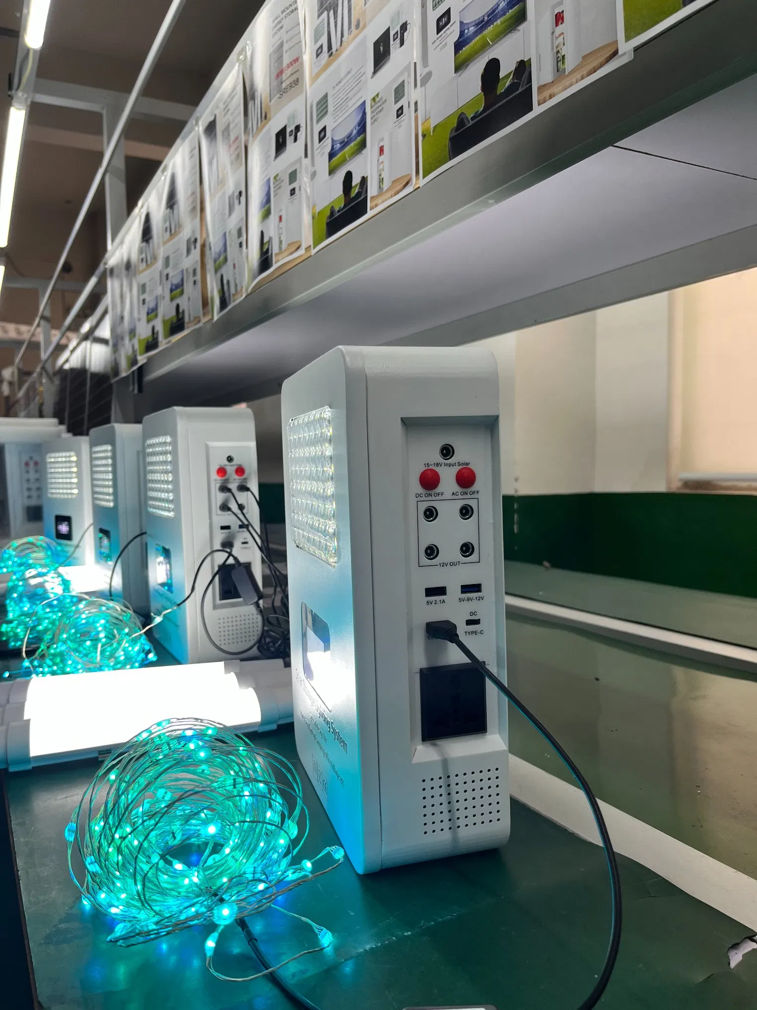 300W Geradores Solares Portáteis com Capacidade de Potência e Soquete de Saída Universal Bateria de Lítio