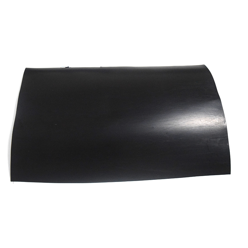 Smooth surface geomembrane