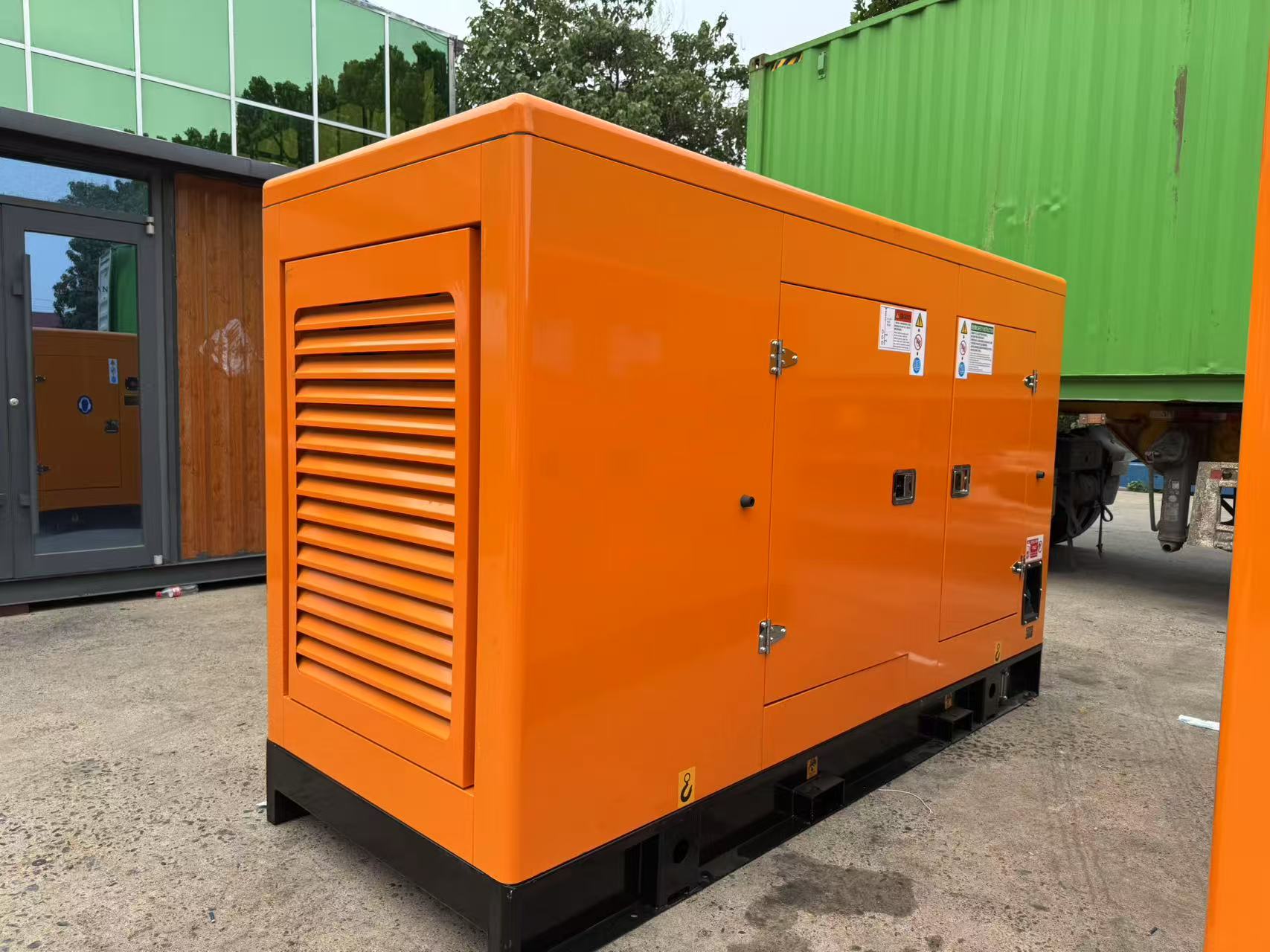 Home Use Portable Standby 200KW 6LTAA Cumminss Silent/Open Type 3 Phase 4 Wire Diesel Generator Set with Remote Control