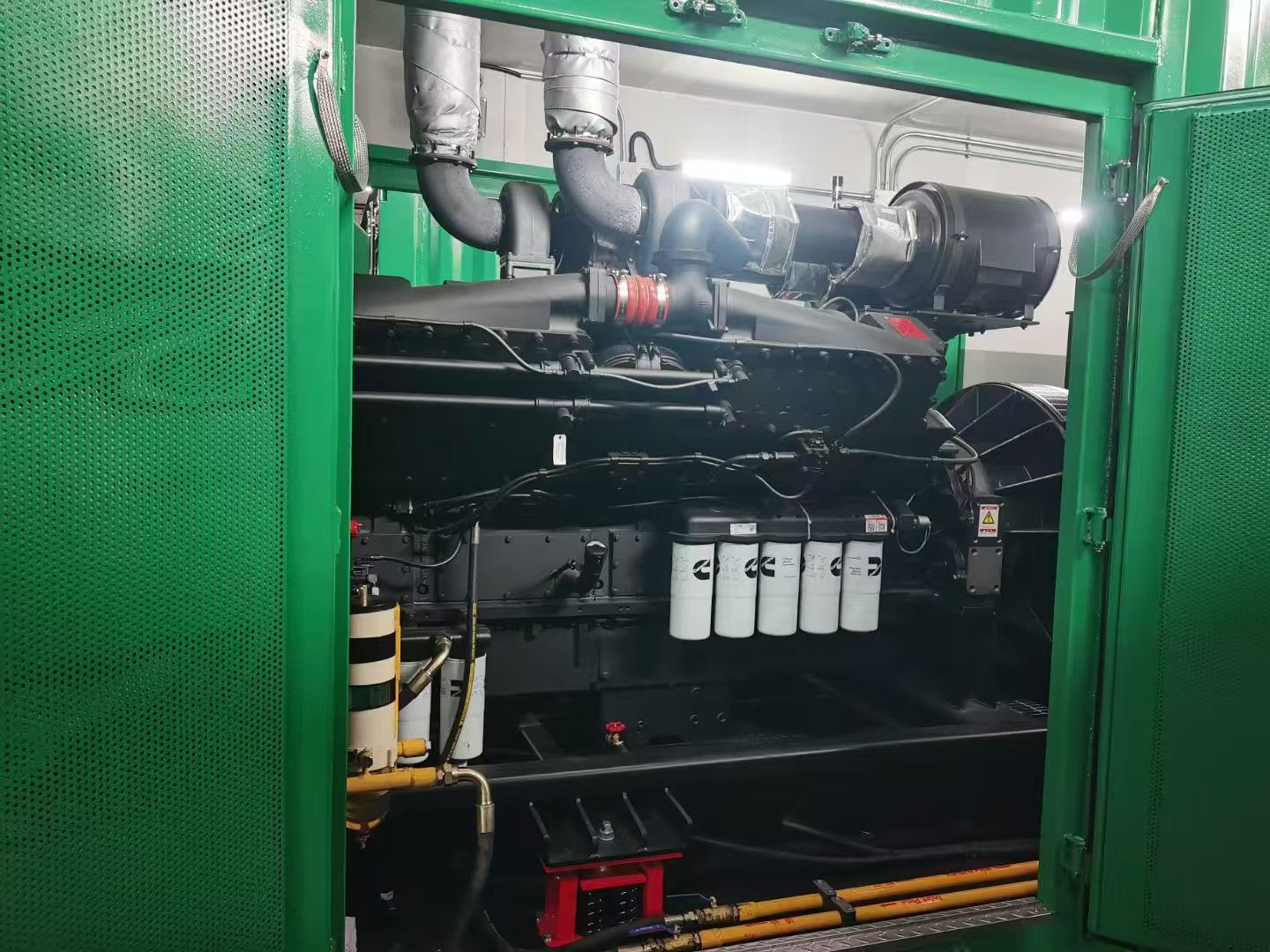 CumminsStamford 2000kVA 1000kVA 800kVA 500kVA 300kVA 250kVA Diesel Generator Big Power Container Genset for Factory Sale