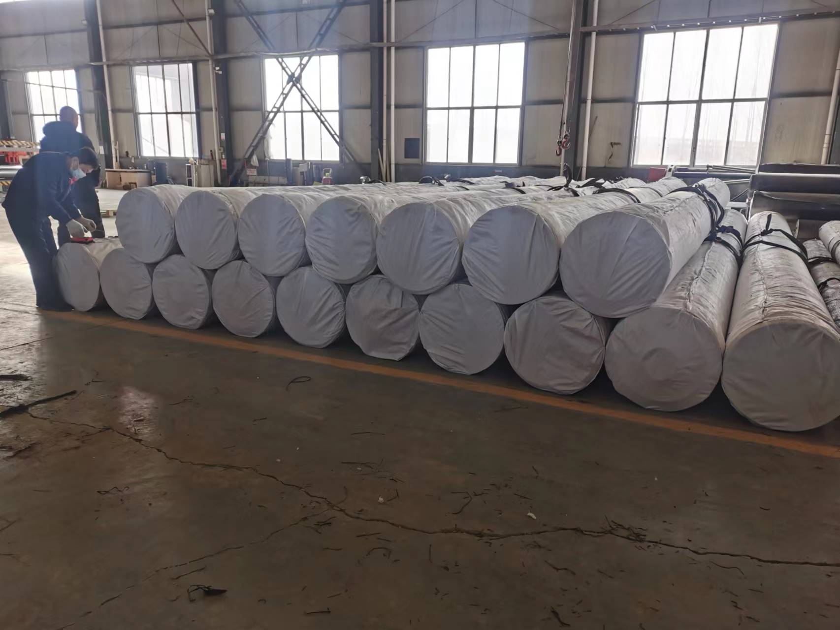 Geomembrane shipping loading