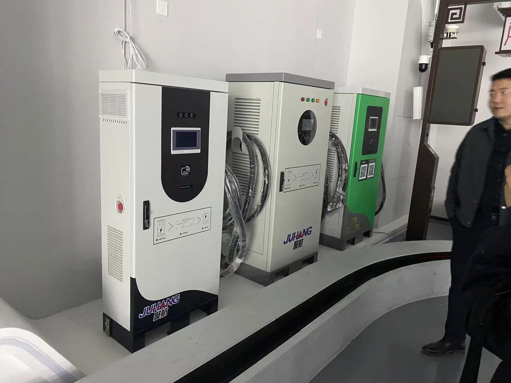 Emergency Charging Protocols: Disaster-Resilient Mobile Charging Units