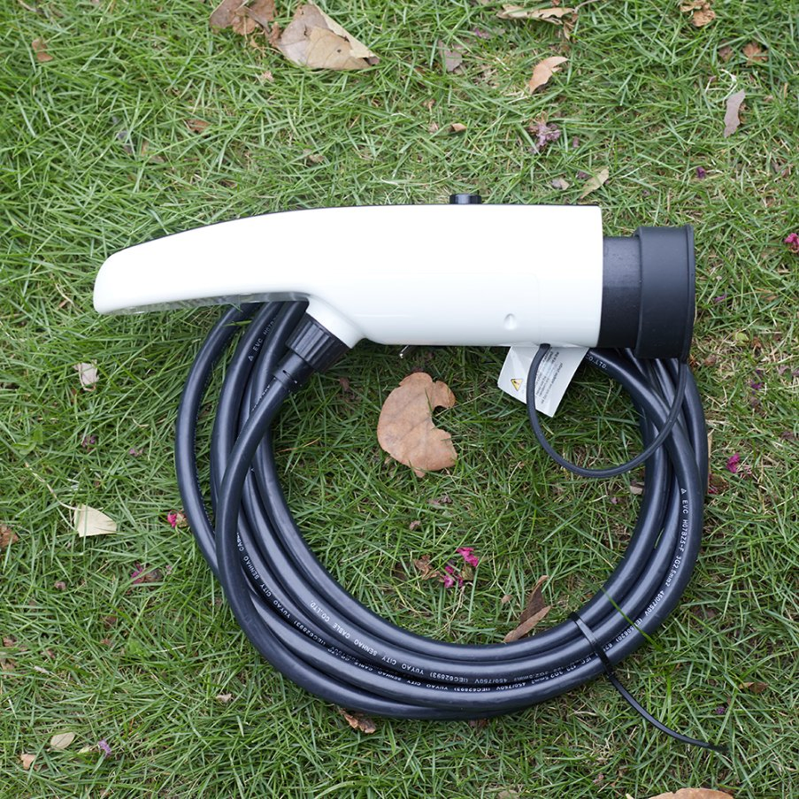 Which EV Charging Station Is Best with All-in-One Design and Innovative Multi-Port Function for Commercial Use?