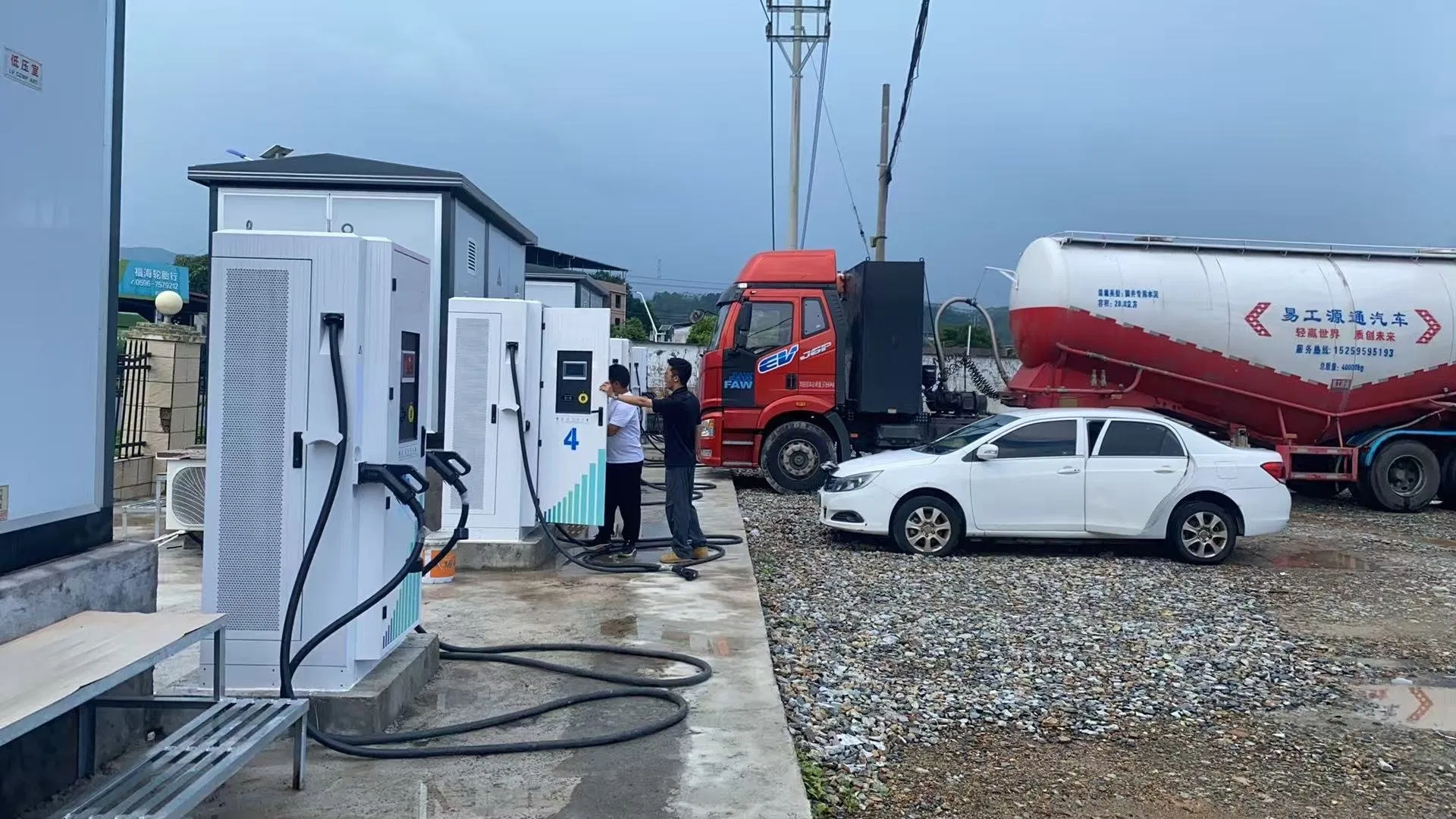 Industrial-Grade 240-480kw DC Charging Station EV Charging Pile High-Speed Car Charger