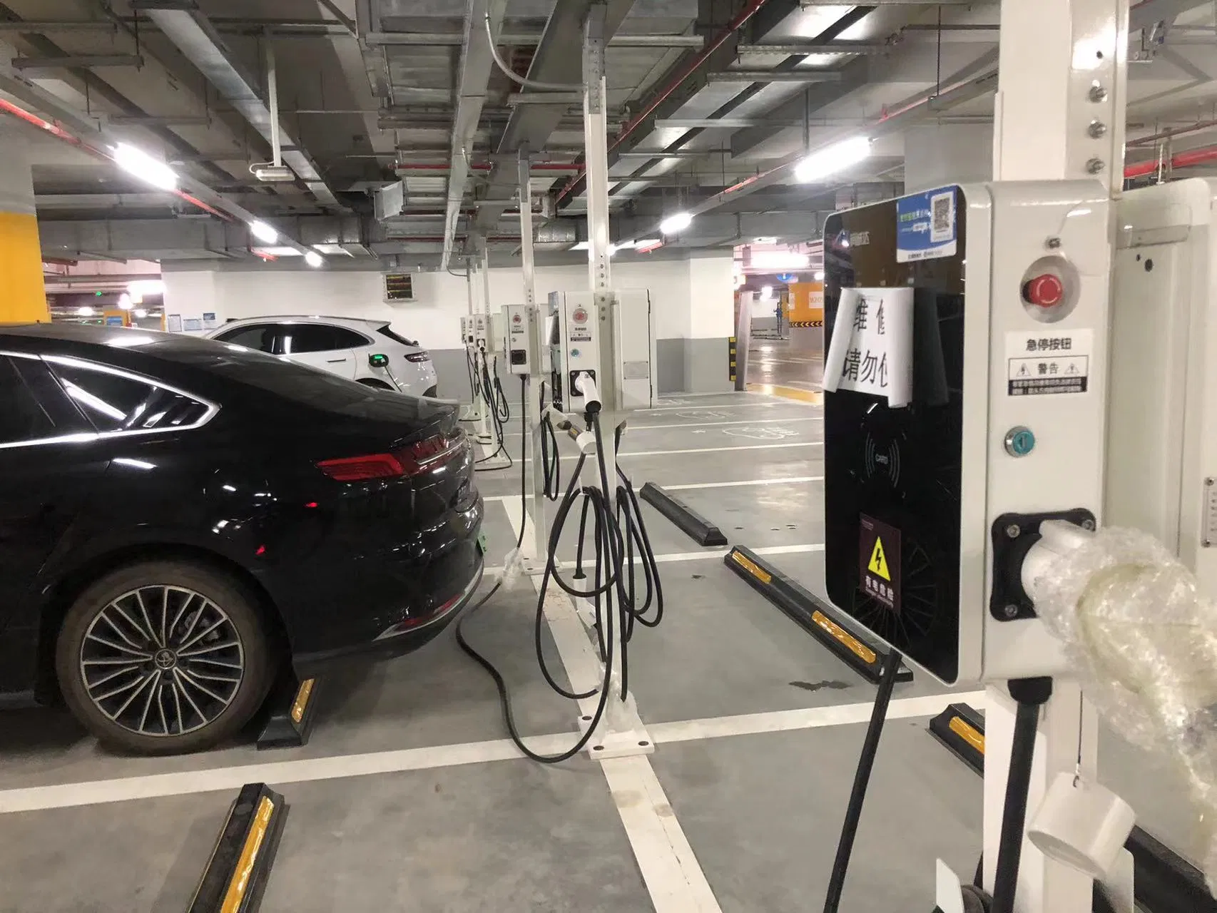 120kw/180kw/240kw360kw/400kw DC Fast EV Charger Station Solution Battery Charger Smart Charging Accessories Ocpp1.6 Residential EV Chargers