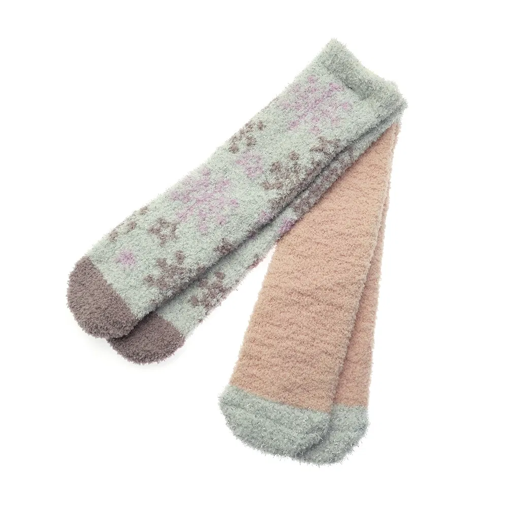 Ergonomics Slip Resistant 2PP Cosy Snowflake Pattern Girl Short Ankle Socks