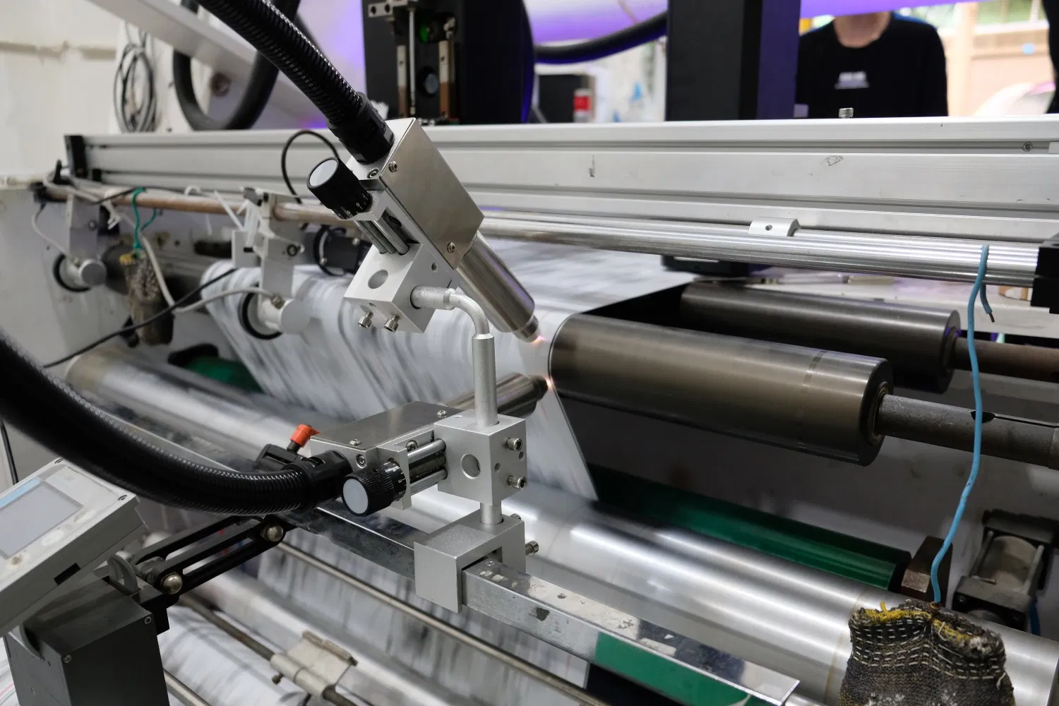 Plasma Cleaning System Designed for Optimal Pre-Press Processing Efficiency