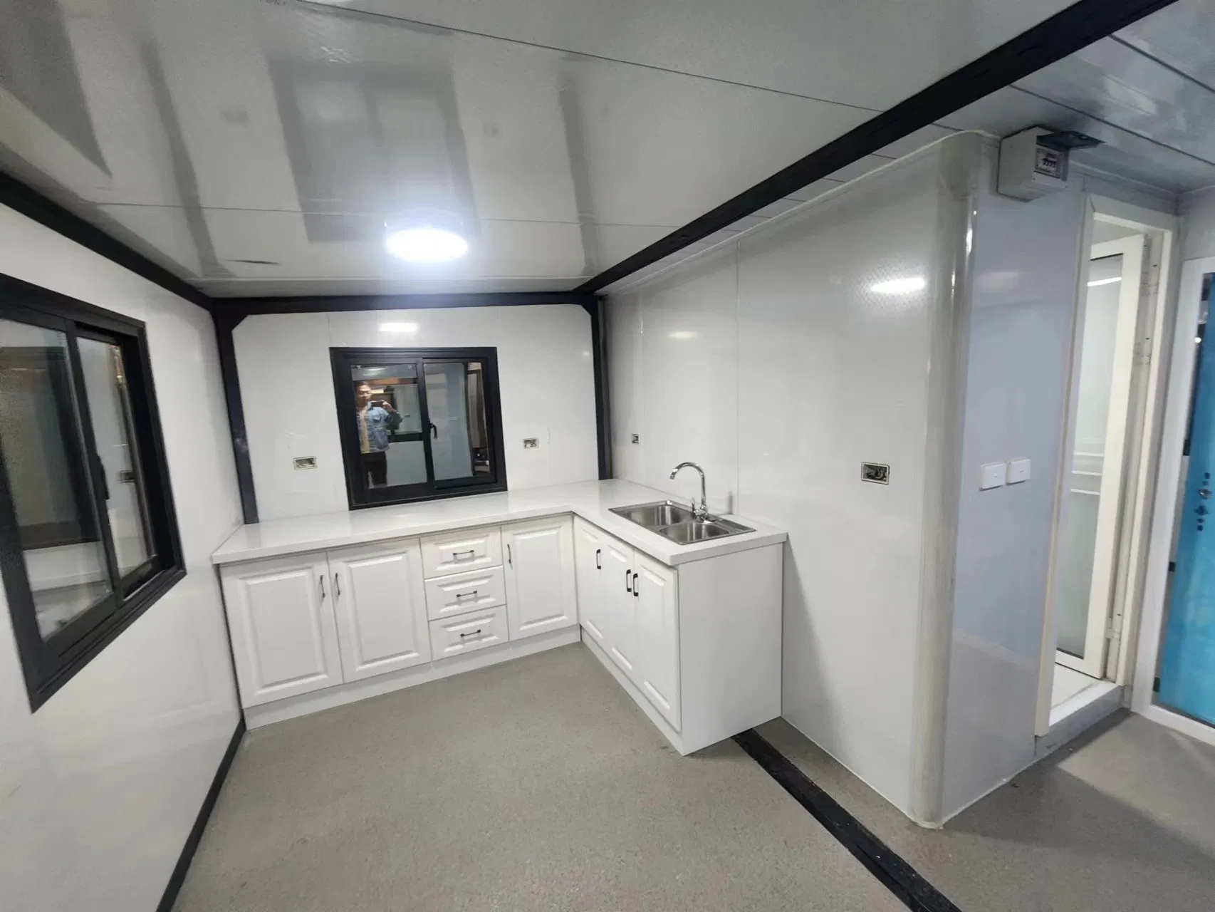 20FT Prefab Mobile Modern Luxury Fold out So Easy Modular Hotel Container Housing