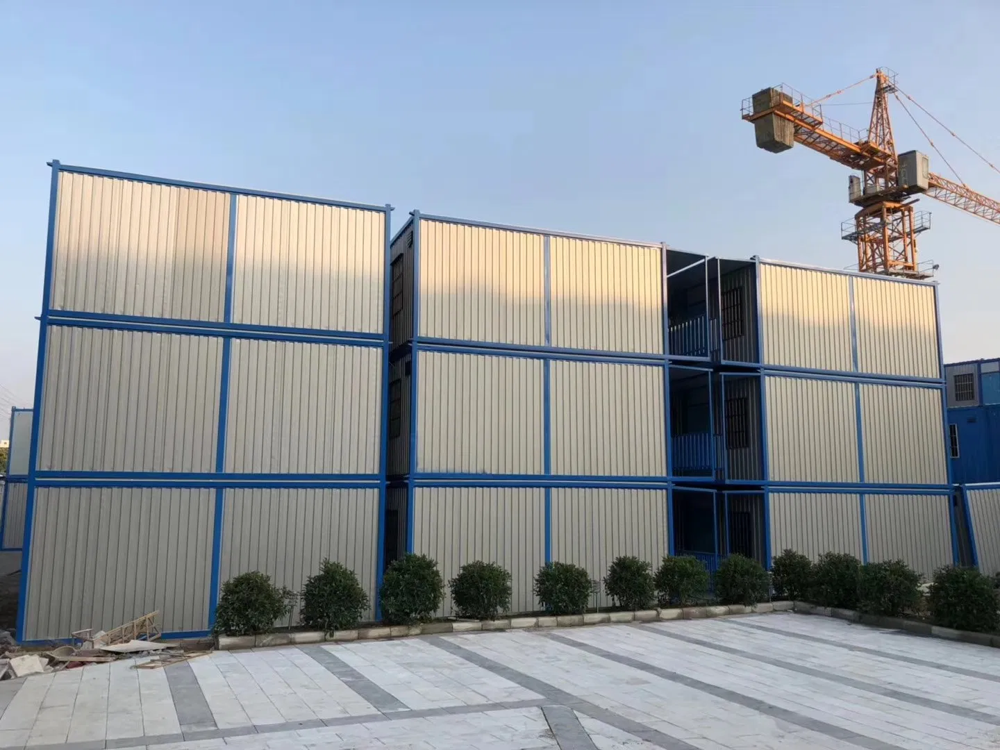 Waterproof Prefabricated Container Buildings: Quick Assembly, Mobile and Tailored for Commercial Capsule Spaces