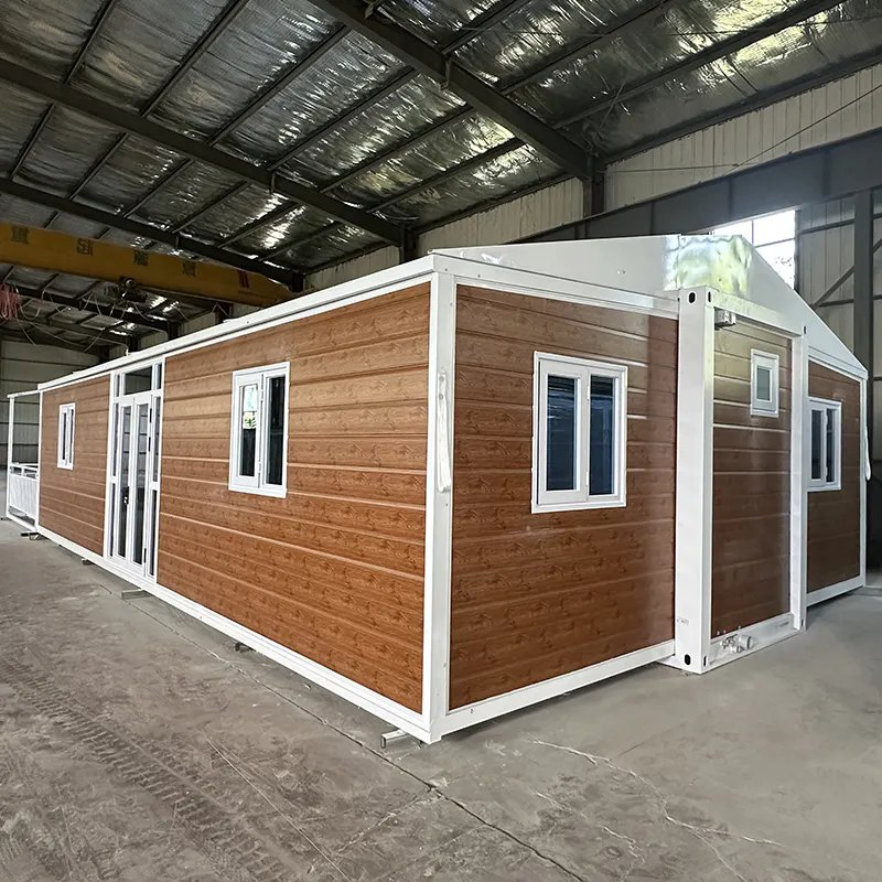 Manufacturer of 20 Foot Mobile Luxury Portable Foldable Prefabricated Container Housing Prefabricated Foldable Living Foldable Container Modern Housing