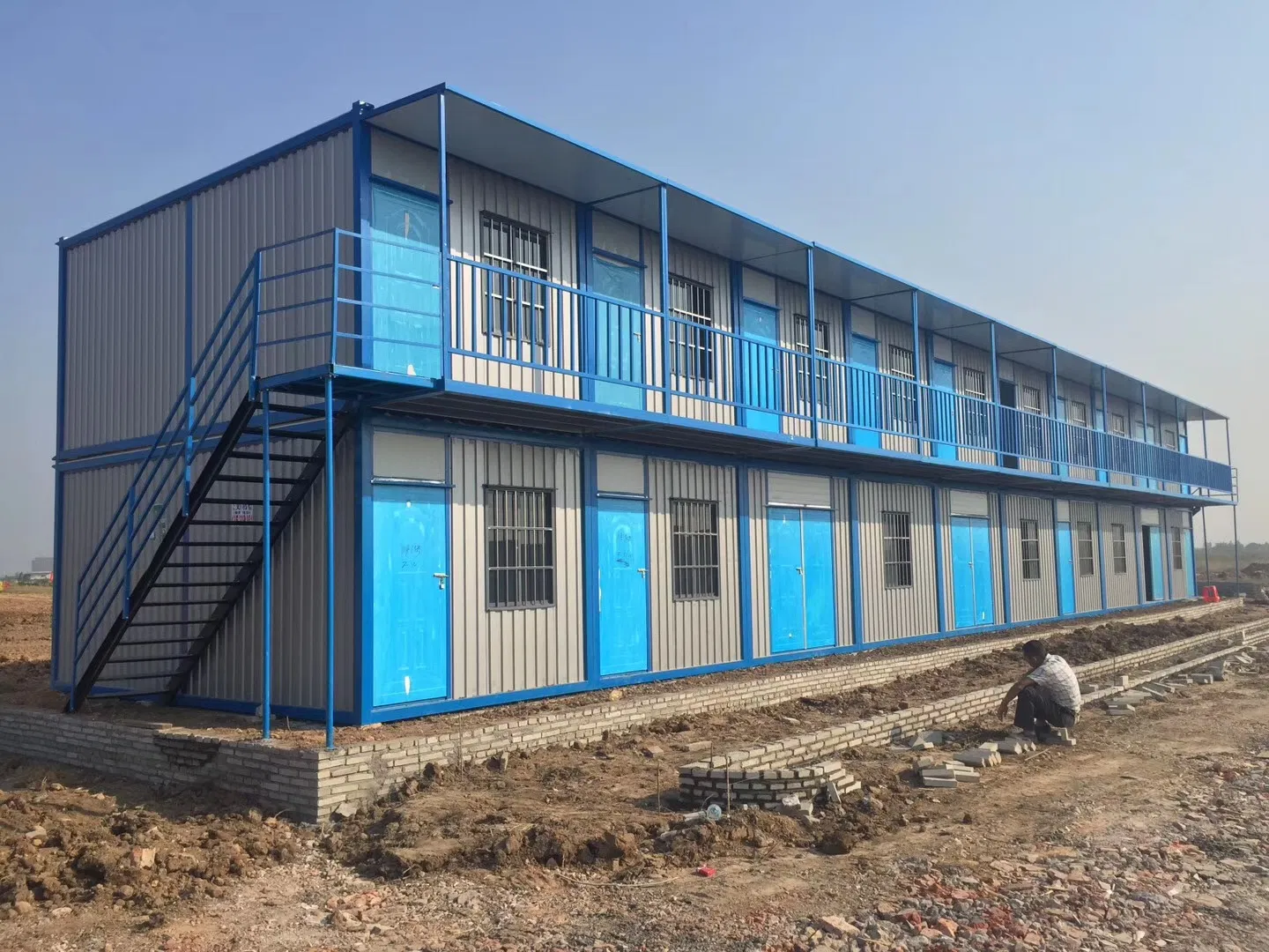 Waterproof Prefabricated Container Buildings: Quick Assembly, Mobile and Tailored for Commercial Capsule Spaces